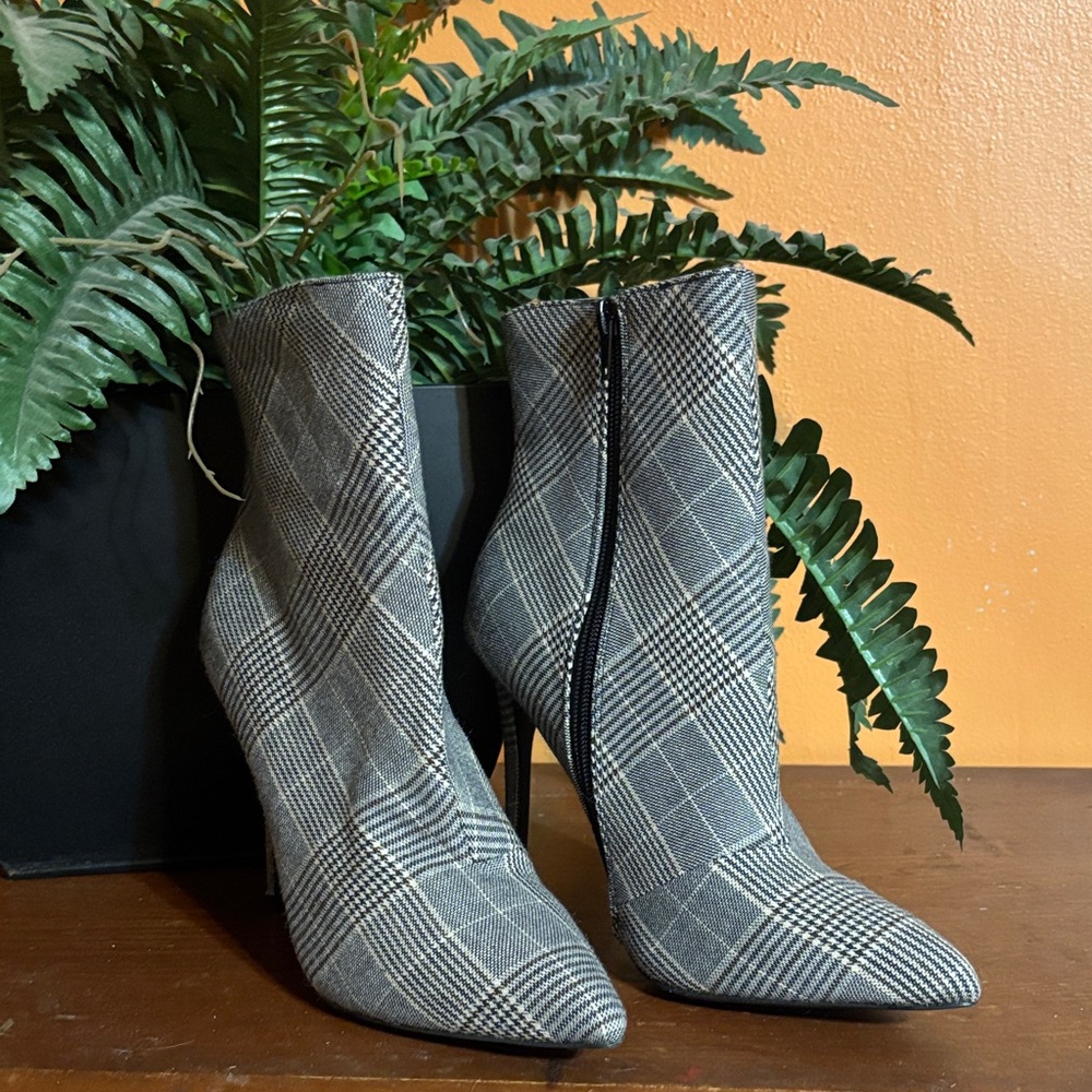 Steve Madden Plaid Ankle Boots for Women